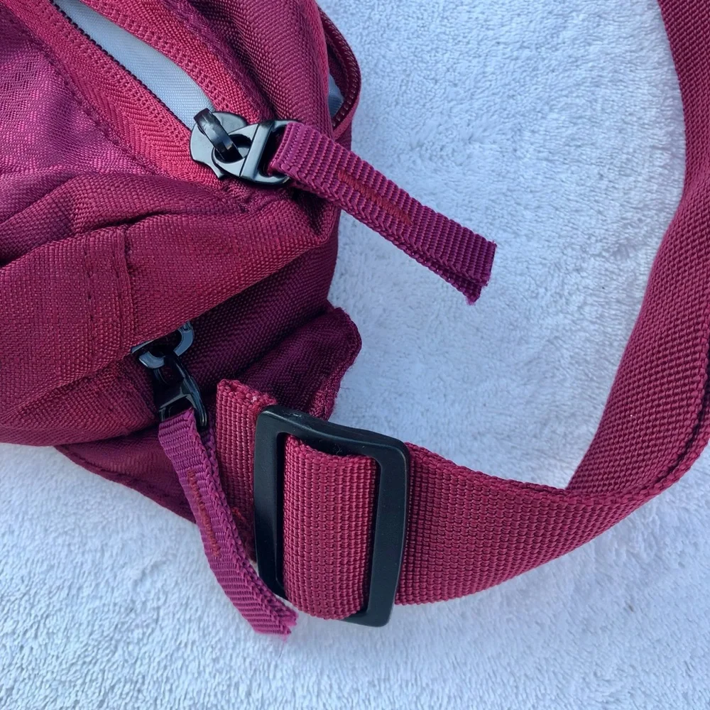 Quest Small Recreational Waist Bag Reflective Strip Adjustable Strap Running